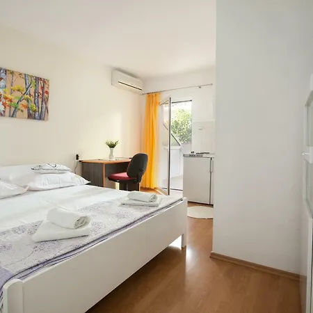 Klara * ماكارسكا