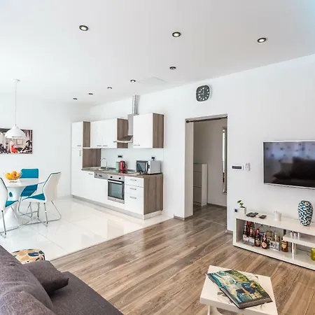 Klara شقة ماكارسكا