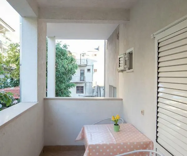 Klara Apartamento Makarska