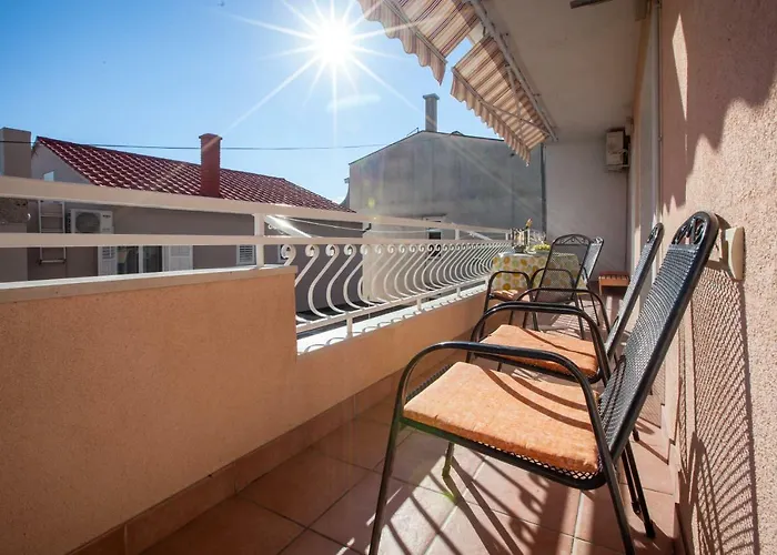 Klara Apartamento Makarska
